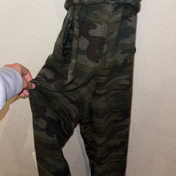 SANCTUARY Womens Camo Green Breezy Sleeveless Jumpsuit Adjustable Strap Size S - Picture 6 of 9
